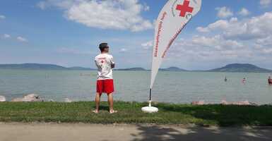 Magyar tenger és a Vöröskereszt Önkéntesek a magyar tengernél